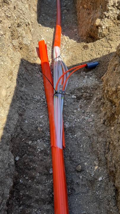 Microduct laying in the trench